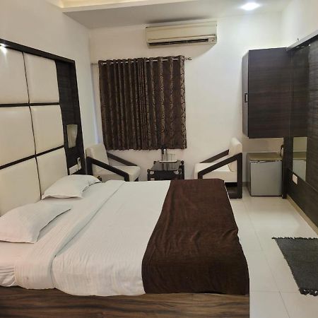 Golden Plaza Hotel Ahmedabad Luaran gambar