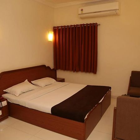 Golden Plaza Hotel Ahmedabad Luaran gambar