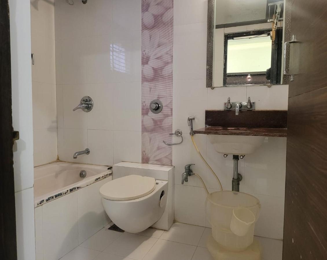 Golden Plaza Hotel Ahmedabad Luaran gambar