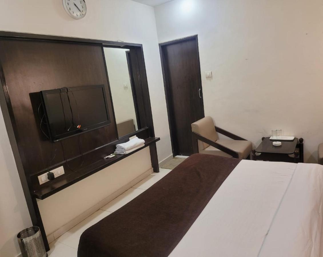 Golden Plaza Hotel Ahmedabad Luaran gambar