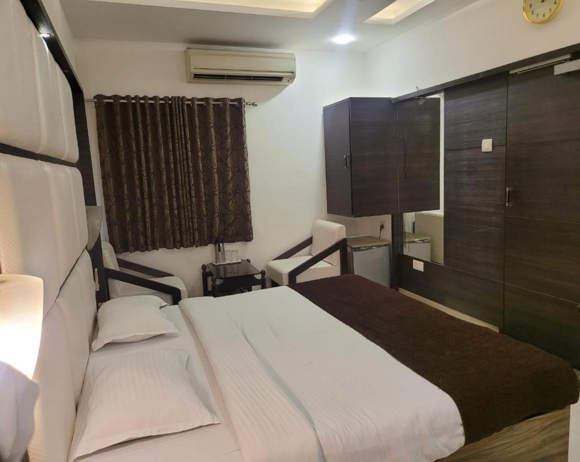 Golden Plaza Hotel Ahmedabad Luaran gambar