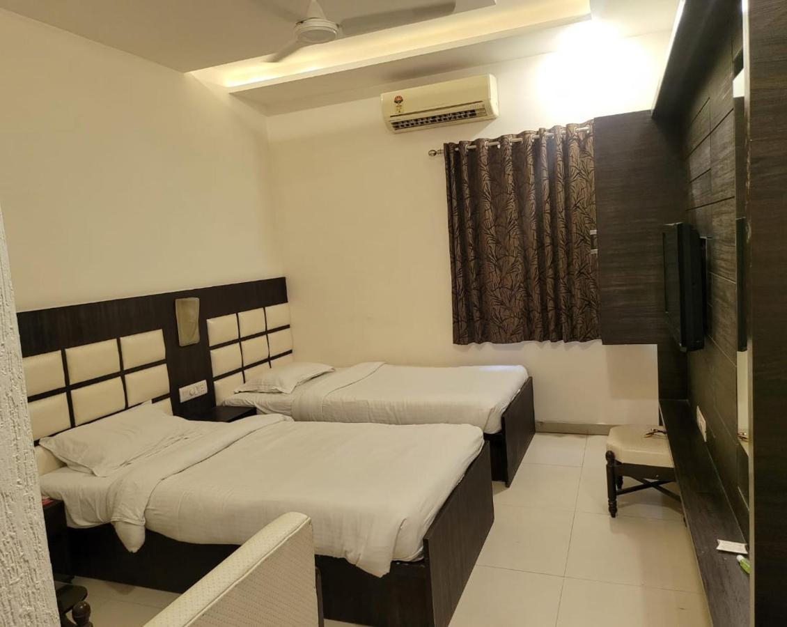 Golden Plaza Hotel Ahmedabad Luaran gambar
