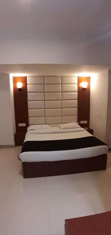 Golden Plaza Hotel Ahmedabad Luaran gambar