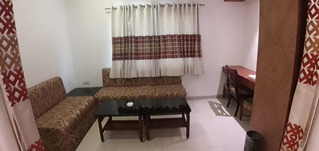 Golden Plaza Hotel Ahmedabad Luaran gambar