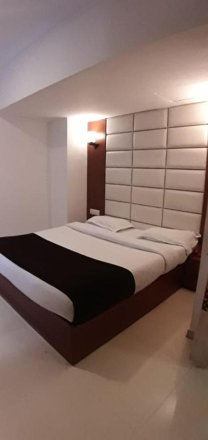Golden Plaza Hotel Ahmedabad Luaran gambar