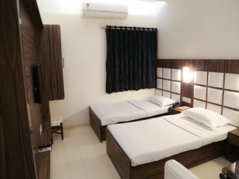 Golden Plaza Hotel Ahmedabad Luaran gambar