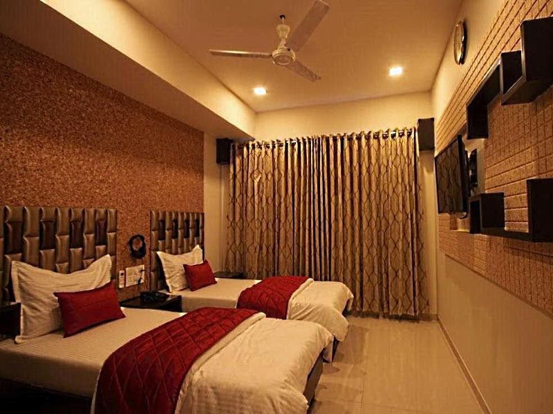 Golden Plaza Hotel Ahmedabad Luaran gambar